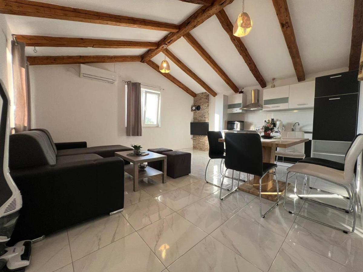 Apartman Lorena Lakmartin Esterno foto